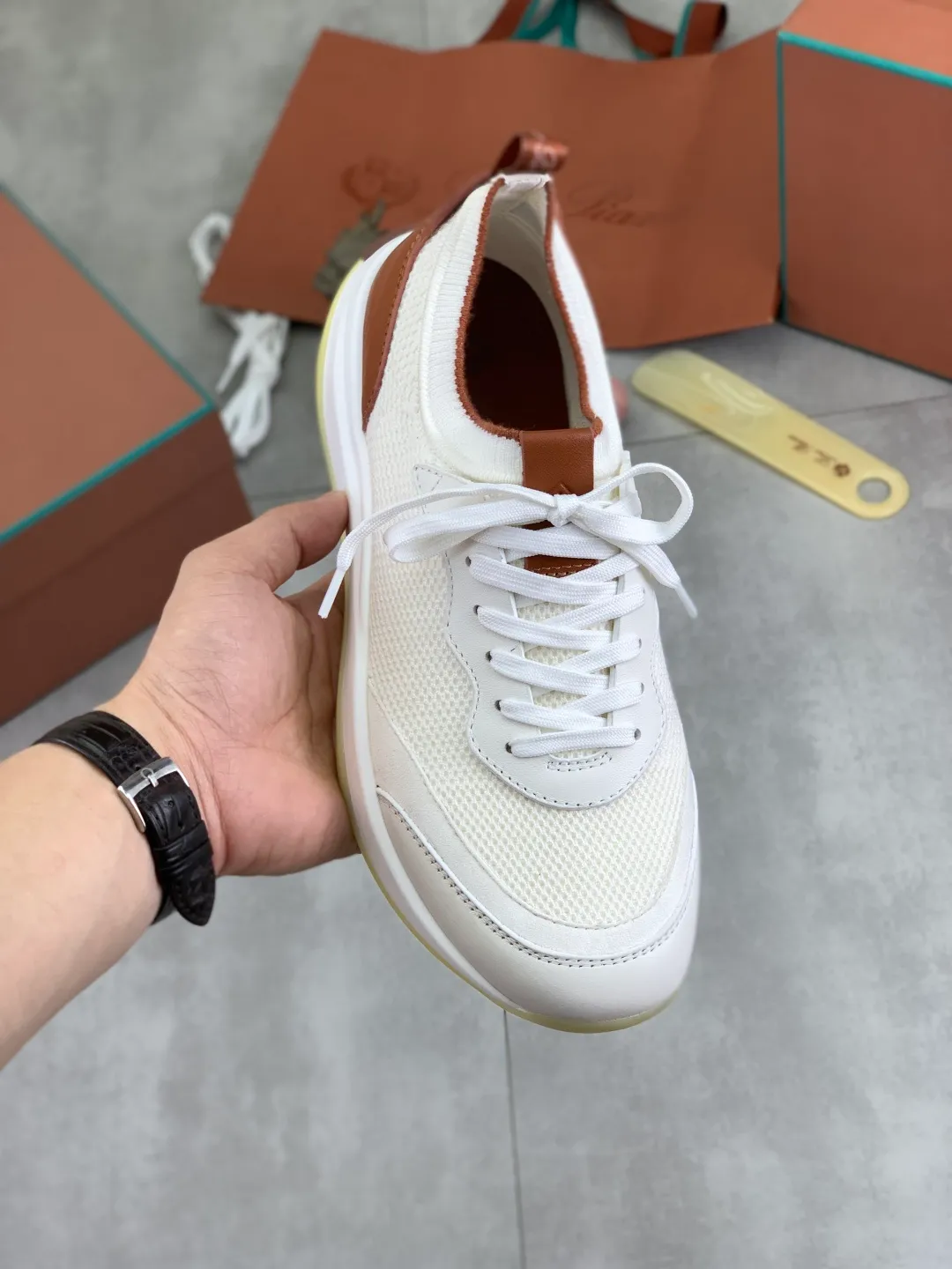 Men's Men's Shoes 💰P620 New 💰High Quality Latest Casual Shoes Loro Piana 💯Top Authentic Grade💯Buy the original 1:1 copy💯 Founded the existing Loro Piana company on April 24, 1924. It is now the sixth generation of family business, providing top quality products to customers who are discerning about taste and quality. Imported original fly woven fabric with cowhide fabric, plain calfskin lining, hand-stitched thread with cowhide feet, original packaging, code number: 38-44 (customized for 45 and 46), seven colors available